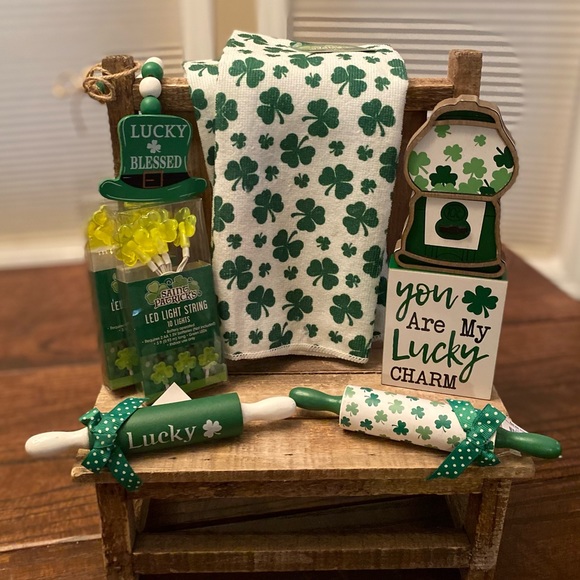 St. Patricks Day Shamrock Bundle, Shamrock Kitchen Towels & Tier Tray Decor - Picture 2 of 16